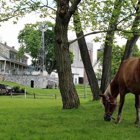 Rocky Acre Farm Bed & Breakfast Mount Joy Экстерьер фото