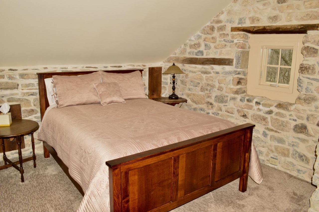 Rocky Acre Farm Bed & Breakfast Mount Joy Экстерьер фото